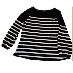 Cable & Gauge Women's  striped White,Black sweater size med